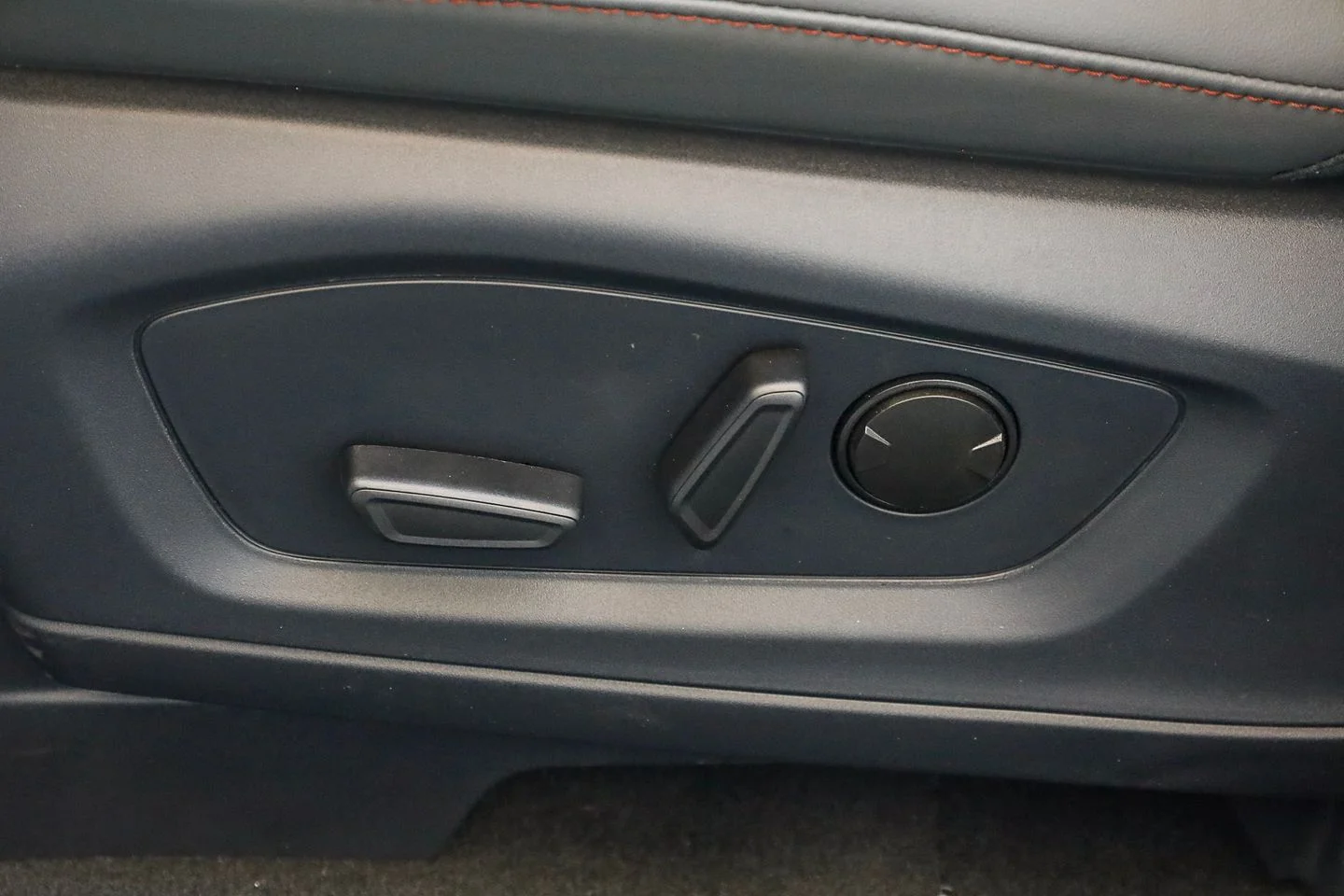 New 2026 Space White Metallic Ford Active image 11