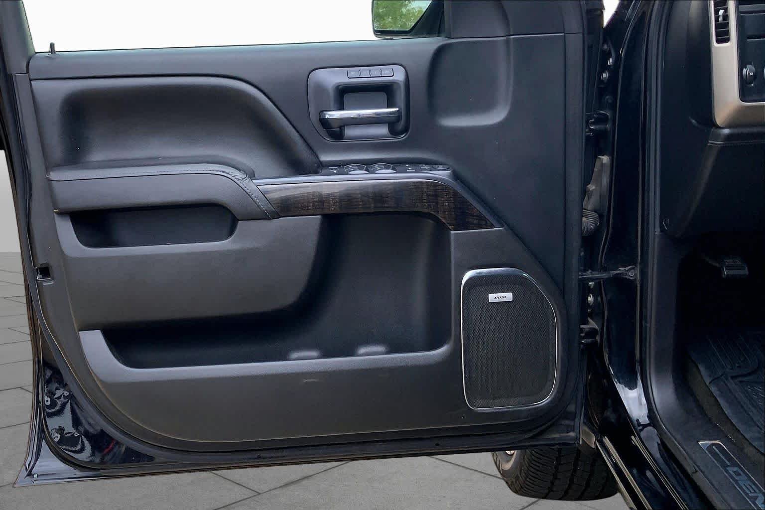 Used 2015 Onyx Black GMC Denali image 21
