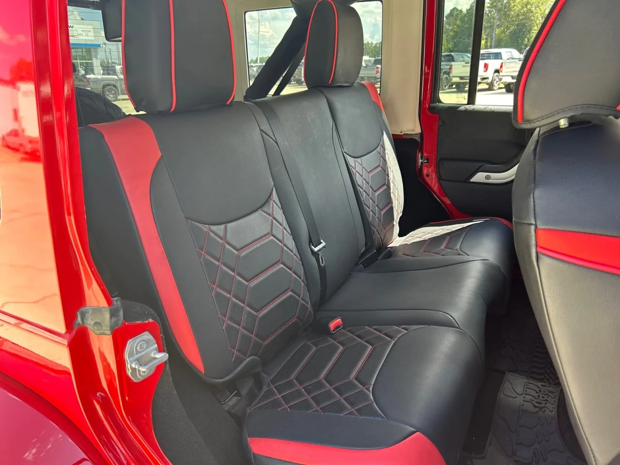 Used 2016 Red Jeep Rubicon Hard Rock image 18
