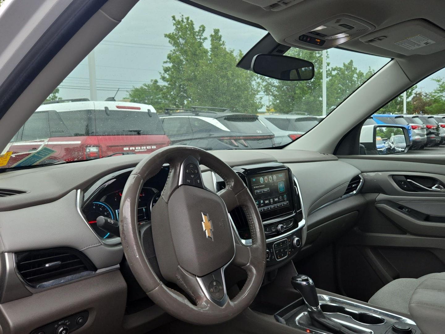 Used 2018 Summit White Chevrolet LT Cloth image 2