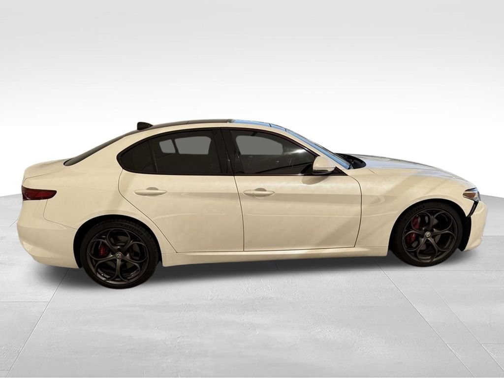 Used 2019 White Alfa Romeo Ti Sport image 7