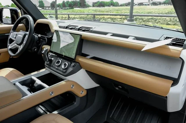 New 2026 Woolstone Green Metallic Land Rover S image 19