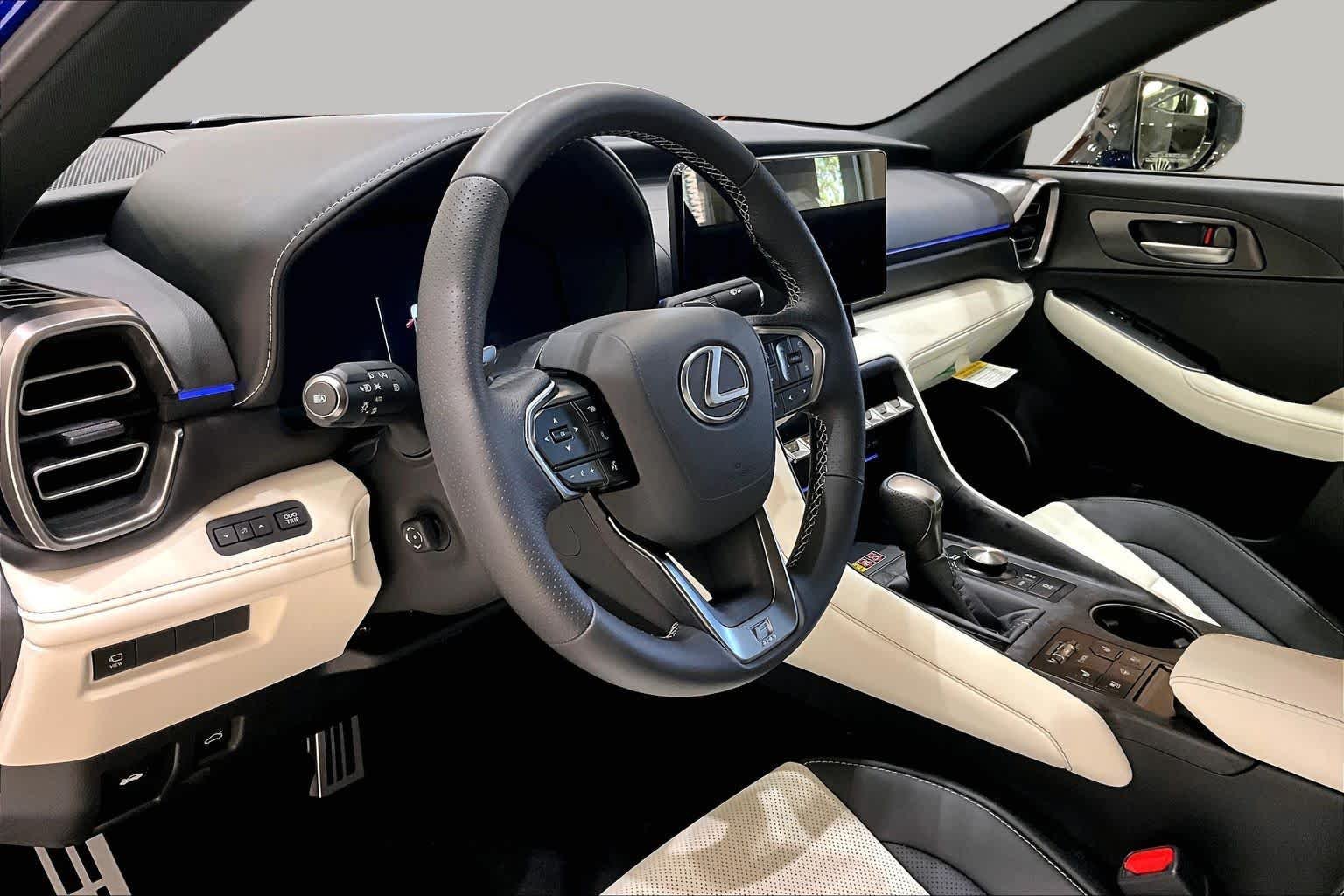 2026 Lexus IS 350 F SPORT - Photo 10