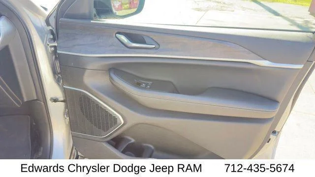 New 2026 Silver Zynith Jeep Limited image 37