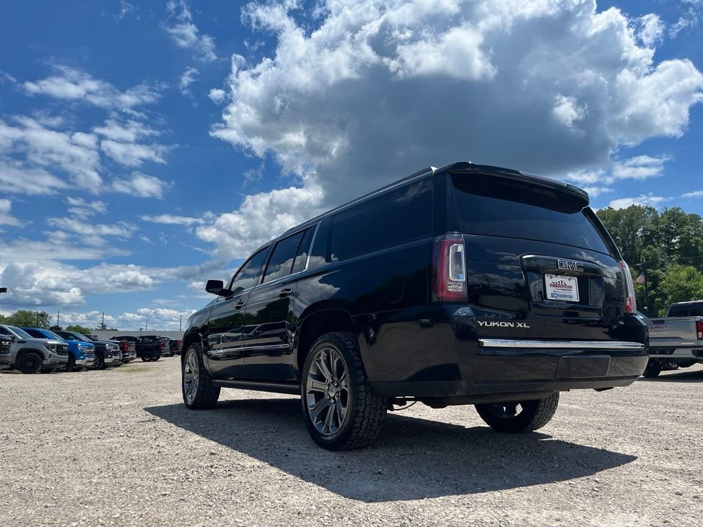 Used 2018 Onyx Black GMC Denali image 10