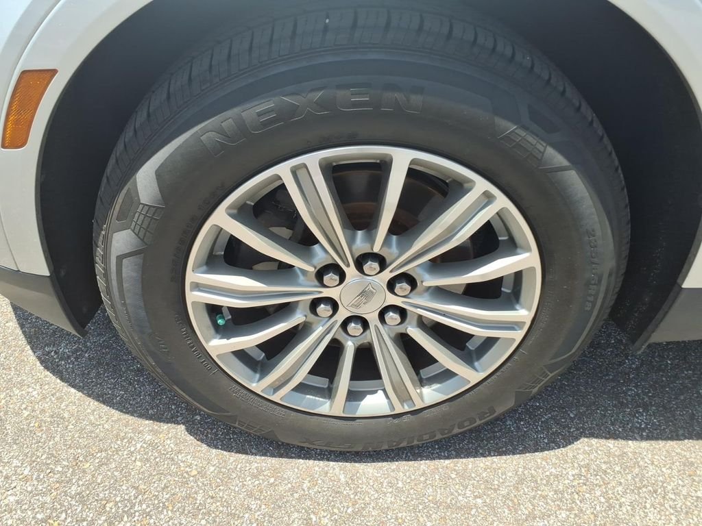 Used 2018 Silver Cadillac Luxury image 9