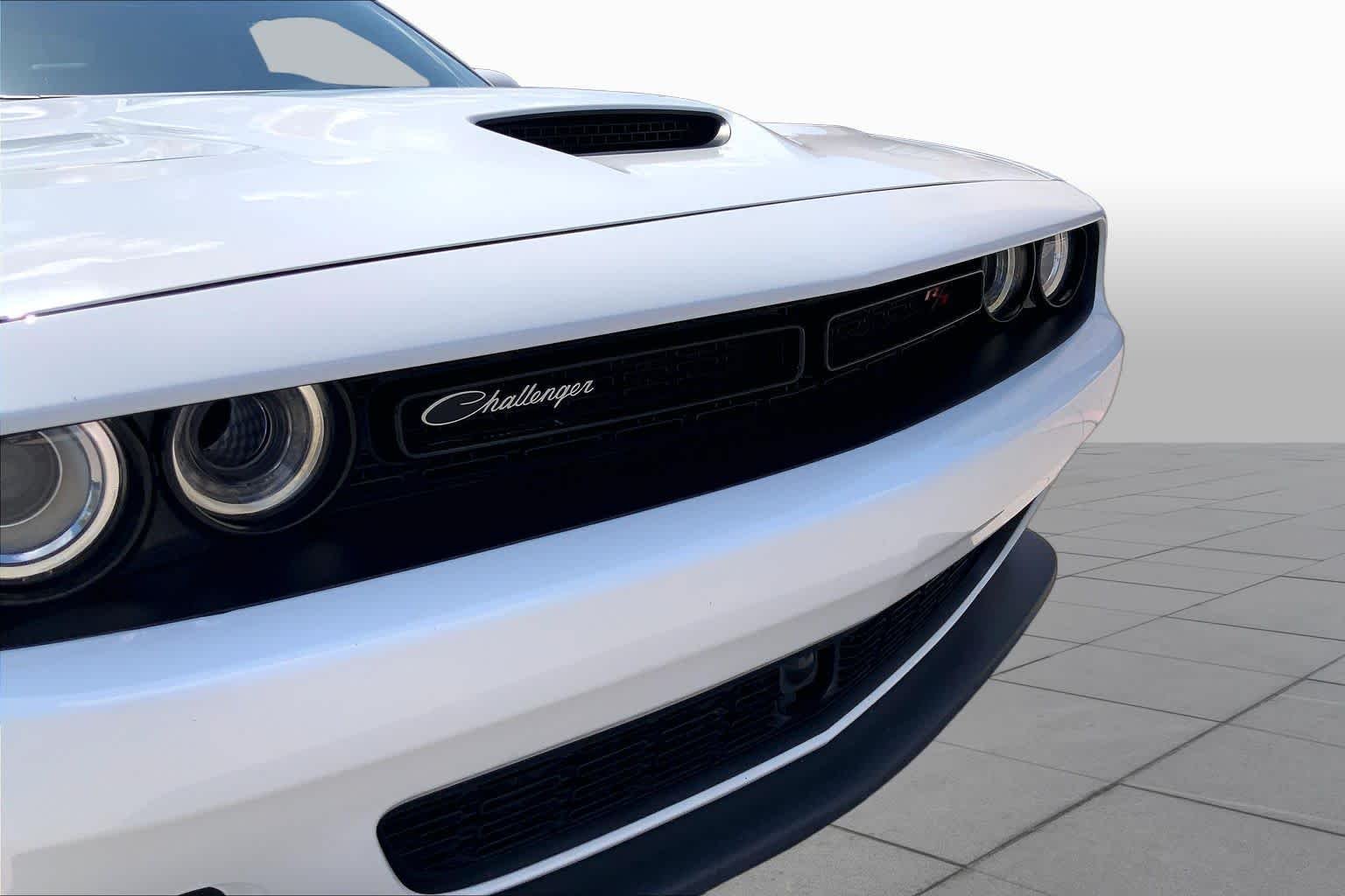 Used 2023 White Knuckle Clearcoat Dodge R/T Scat Pack image 30