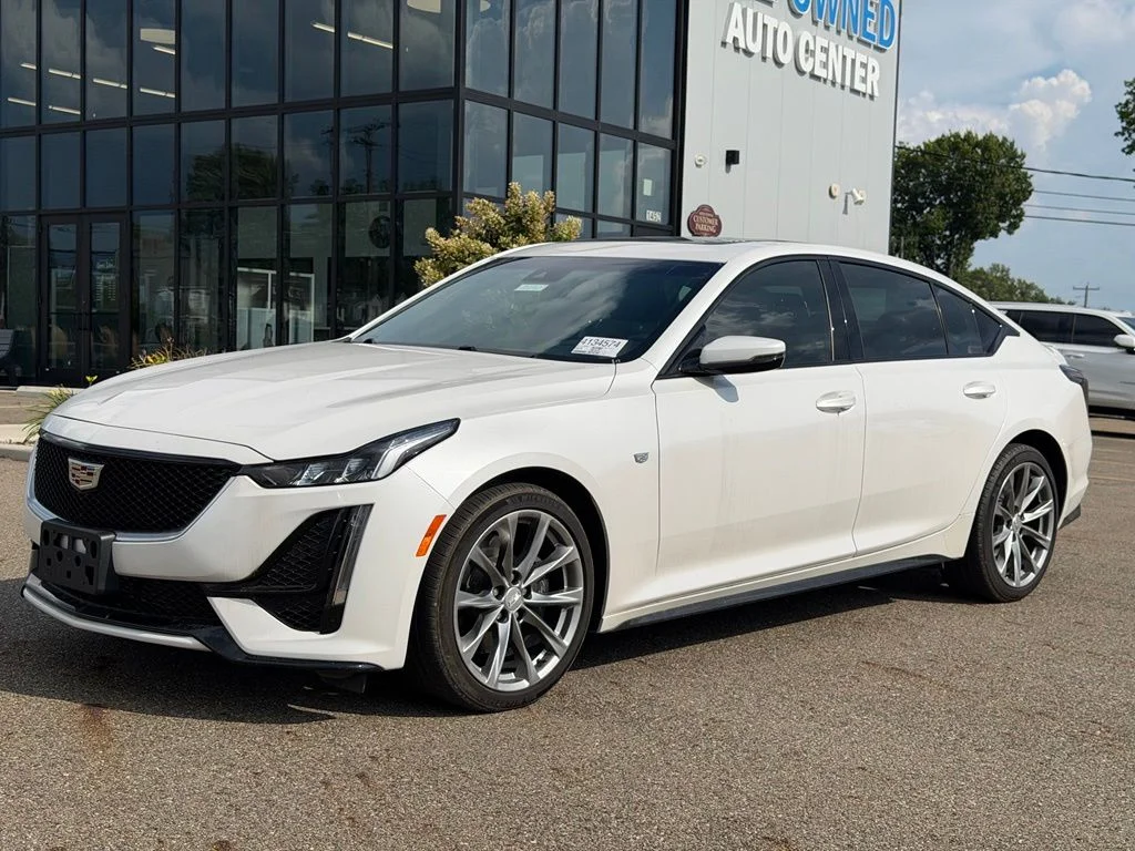 Used 2020 White Cadillac Sport image 14