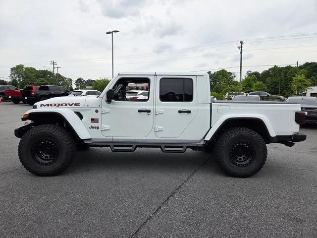 New 2026 Bright White Clear-Coat Exterior Paint Jeep Mojave image 4
