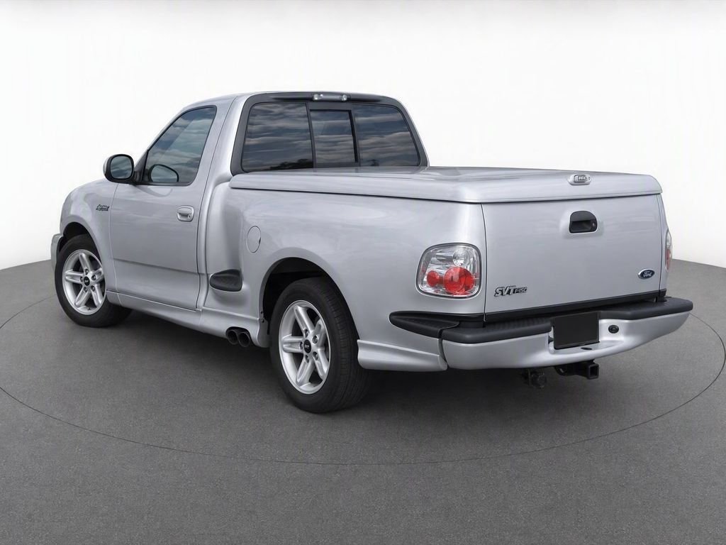 Used 2001  Ford SVT Lightning image 4