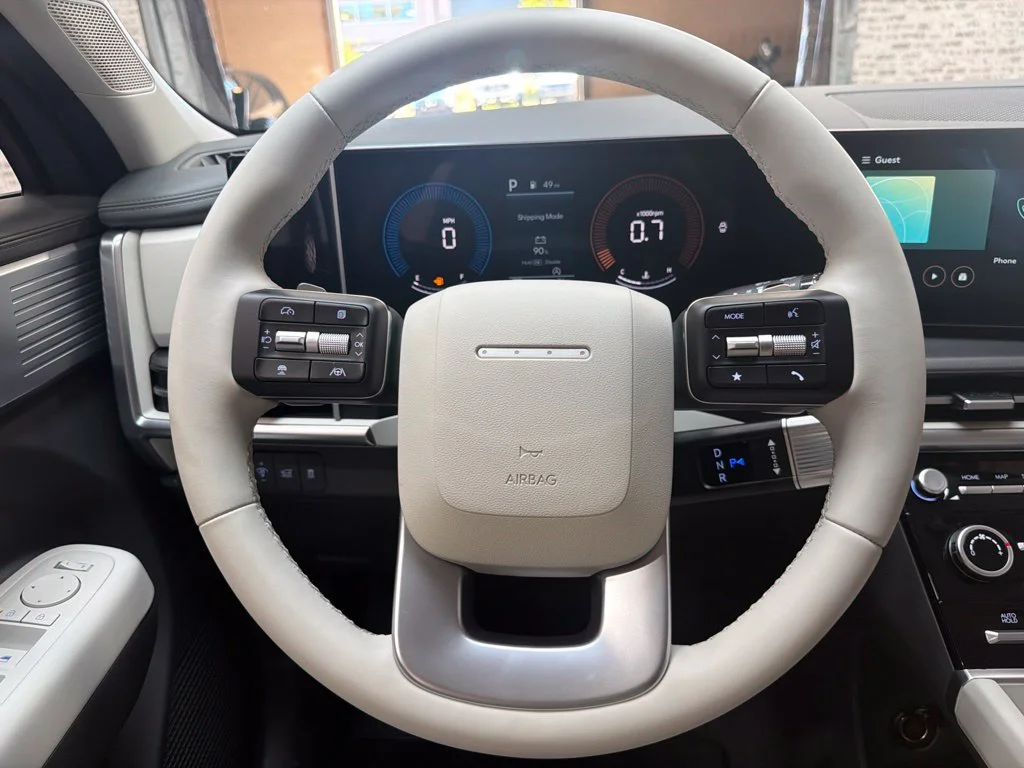 New 2027 Hampton Gray Hyundai SE image 21