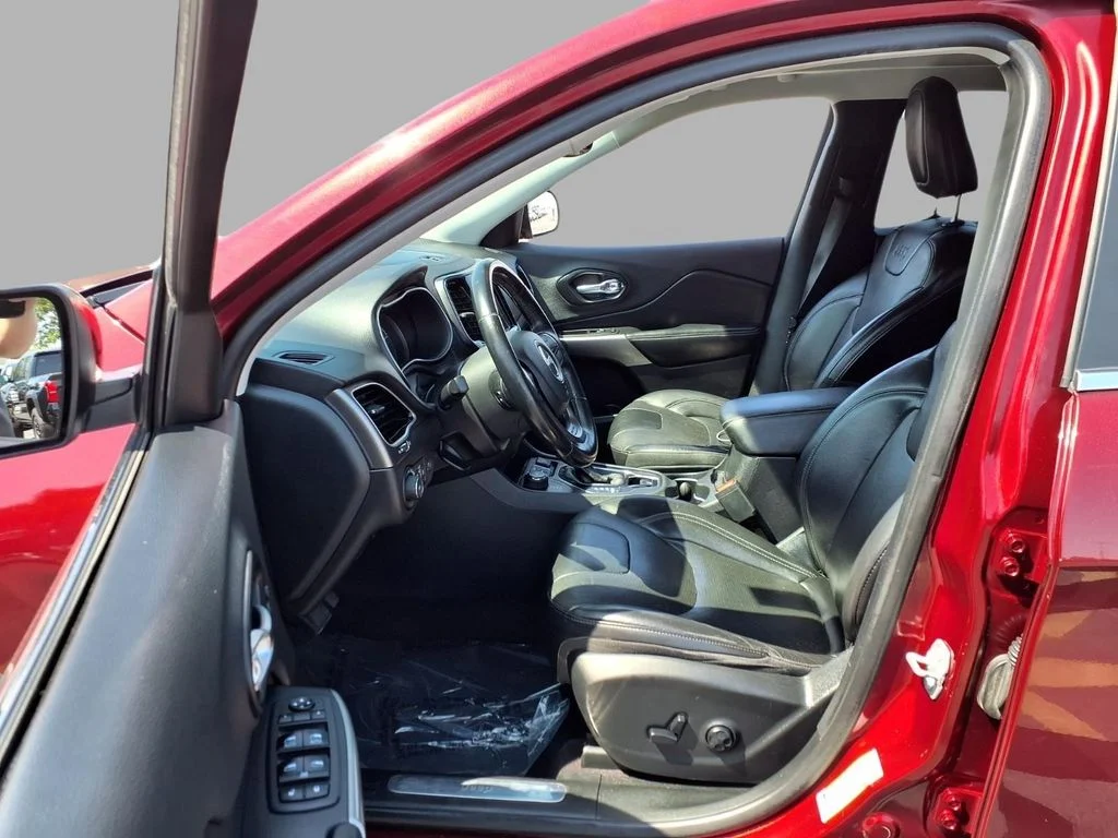 Used 2019 Red Jeep Limited image 20