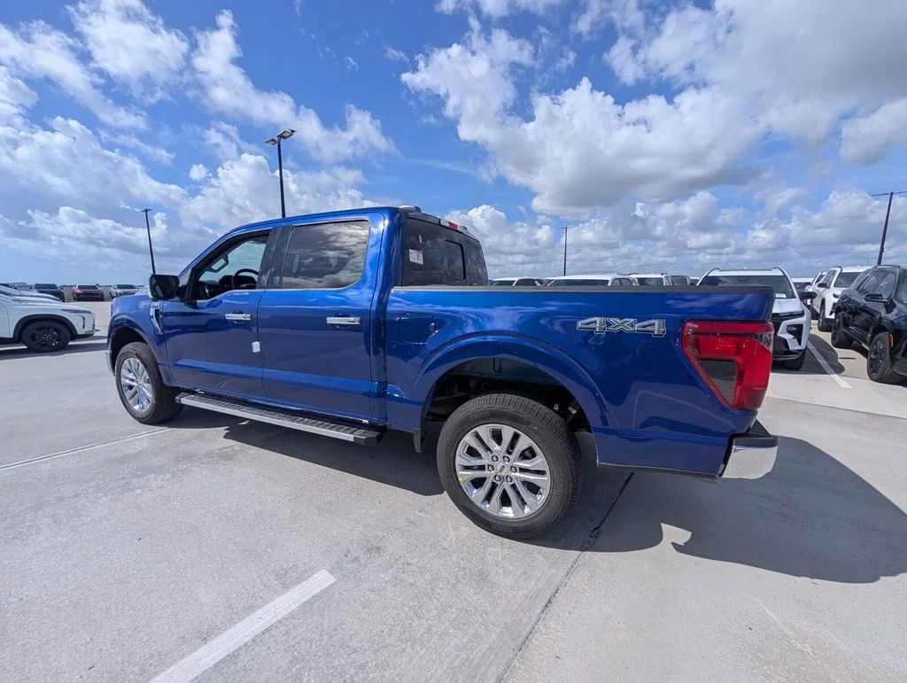 New 2026 Blue Ford XLT image 11