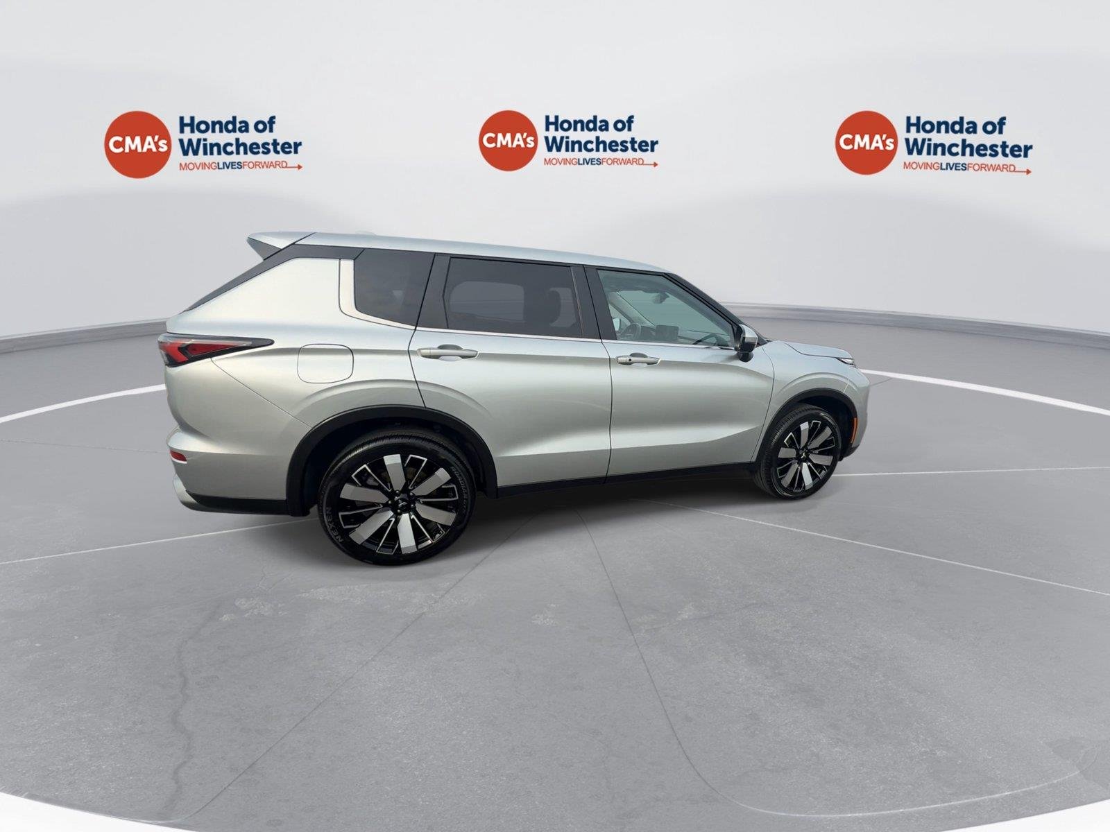 Used 2025 Alloy Silver Metallic Mitsubishi SE image 8