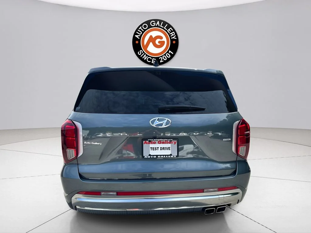 Used 2025 Gray Hyundai Calligraphy image 4