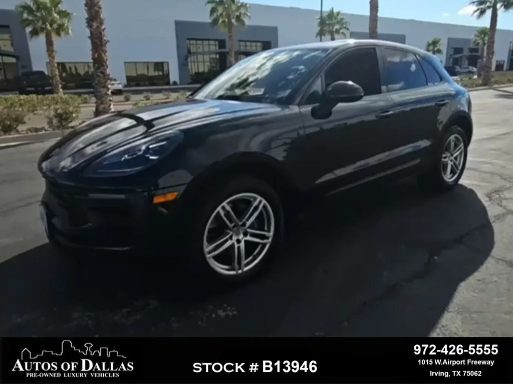 2024 Porsche Macan -'s photo