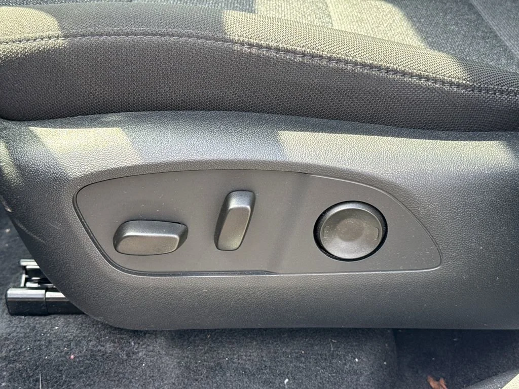 2026 GMC Acadia Elevation - Photo 17