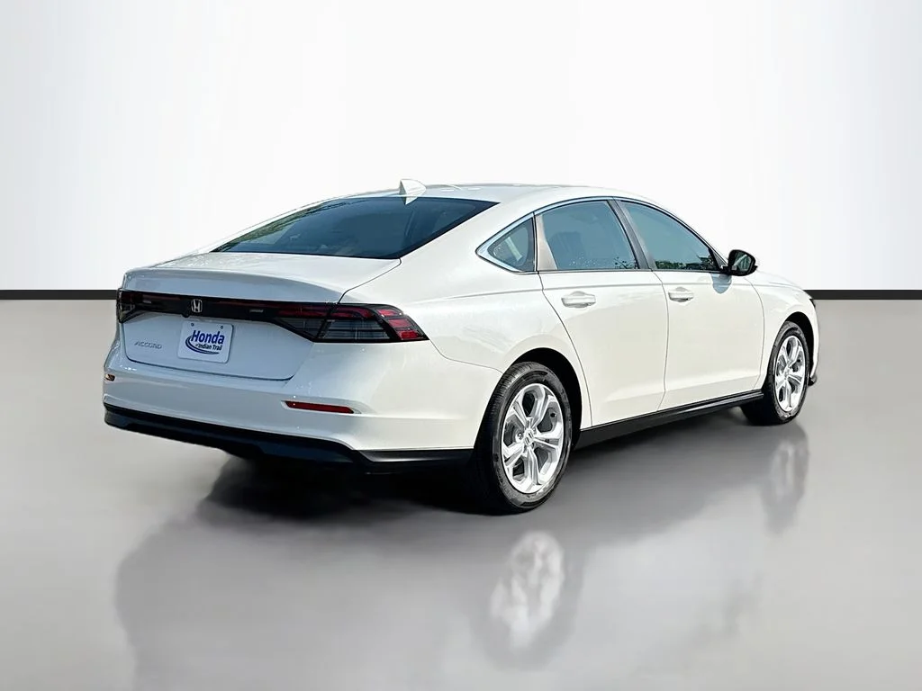 New 2026 Platinum White Pearl Honda LX image 9