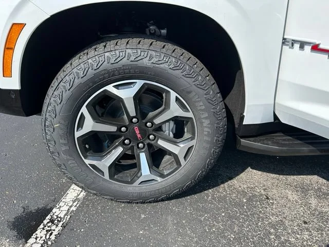 New 2026 Summit White GMC AT4 image 27
