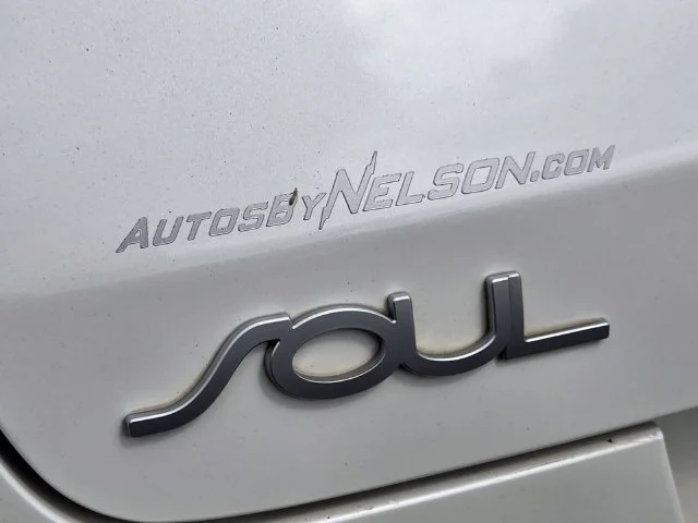 Used 2022 White Kia LX image 16