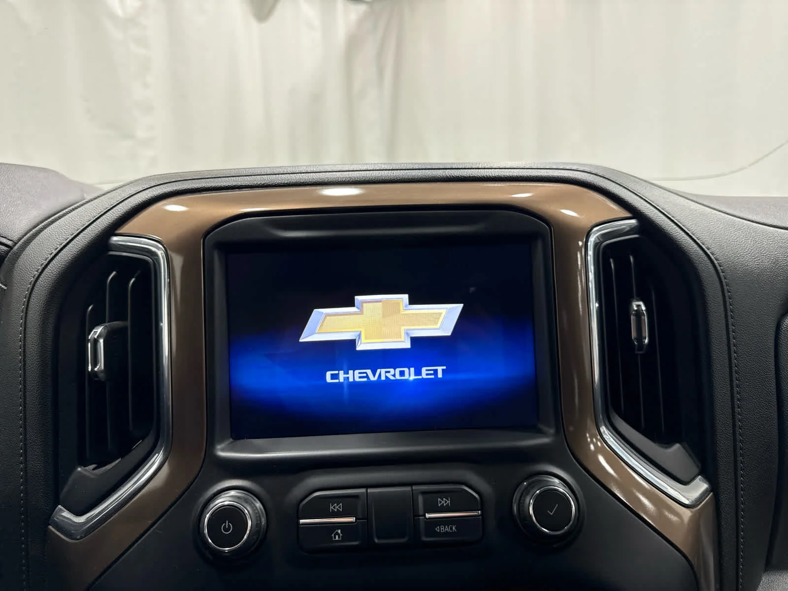 Used 2020 BLACK Chevrolet High Country image 17