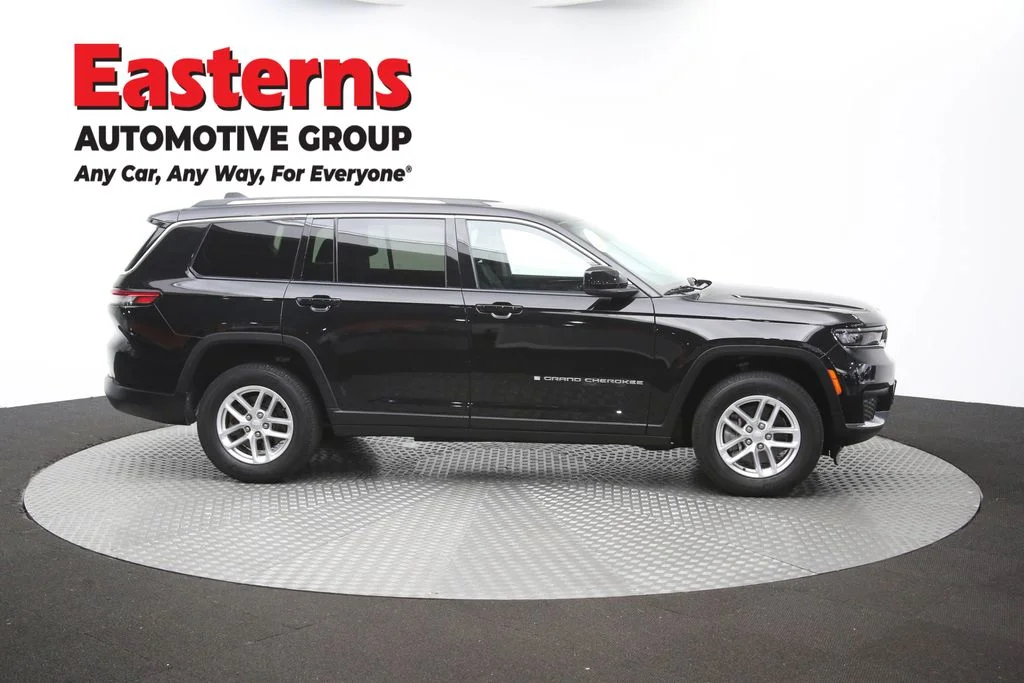 Used 2022 Black Jeep Laredo image 46