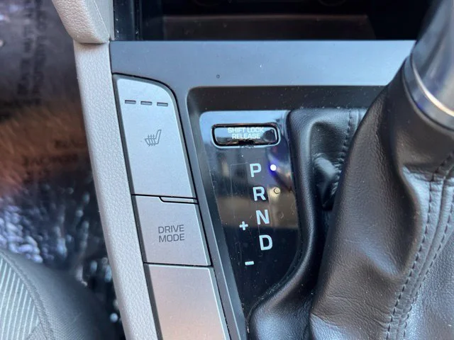 Used 2018 Silver Hyundai Value Edition image 19