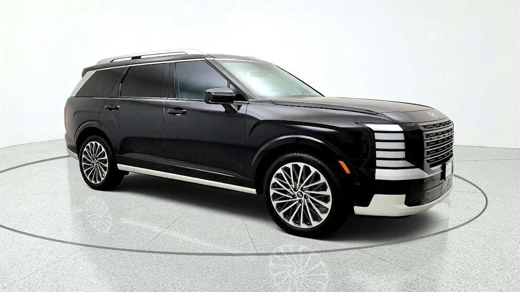 Used 2026 Abyss Black Pearl Hyundai Calligraphy FWD image 3