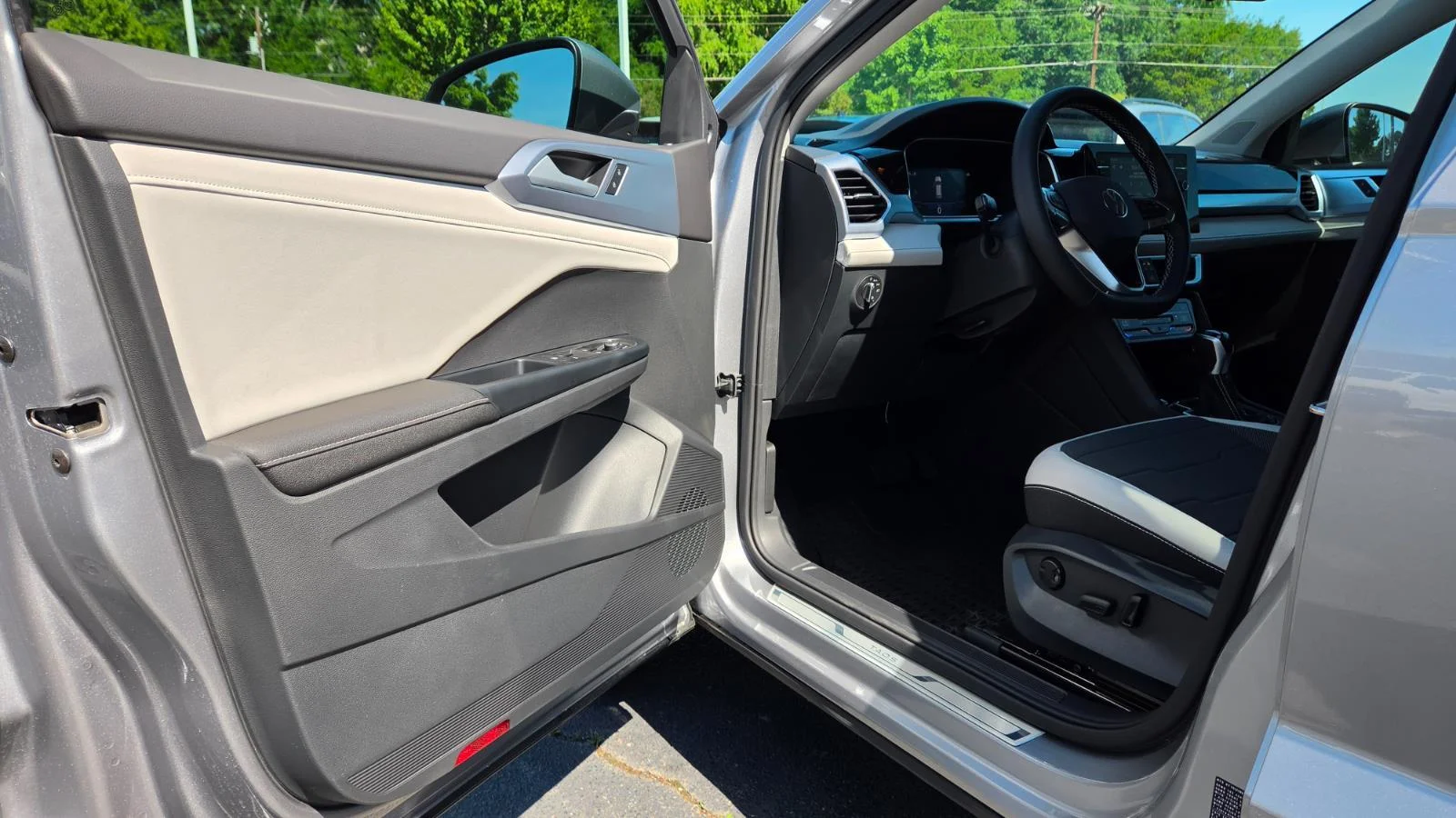 2025 Volkswagen Taos SE - Photo 19