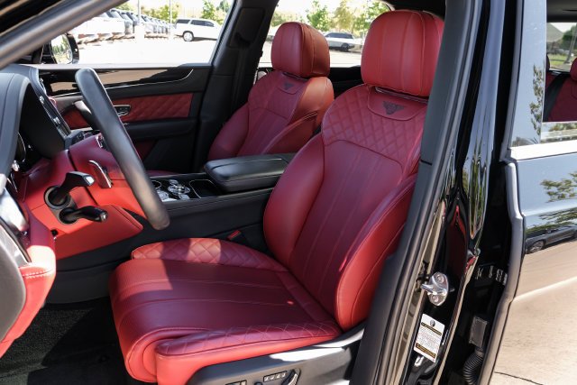 Used 2019 Black Crystal over Cricket Ball Bentley V8 image 46