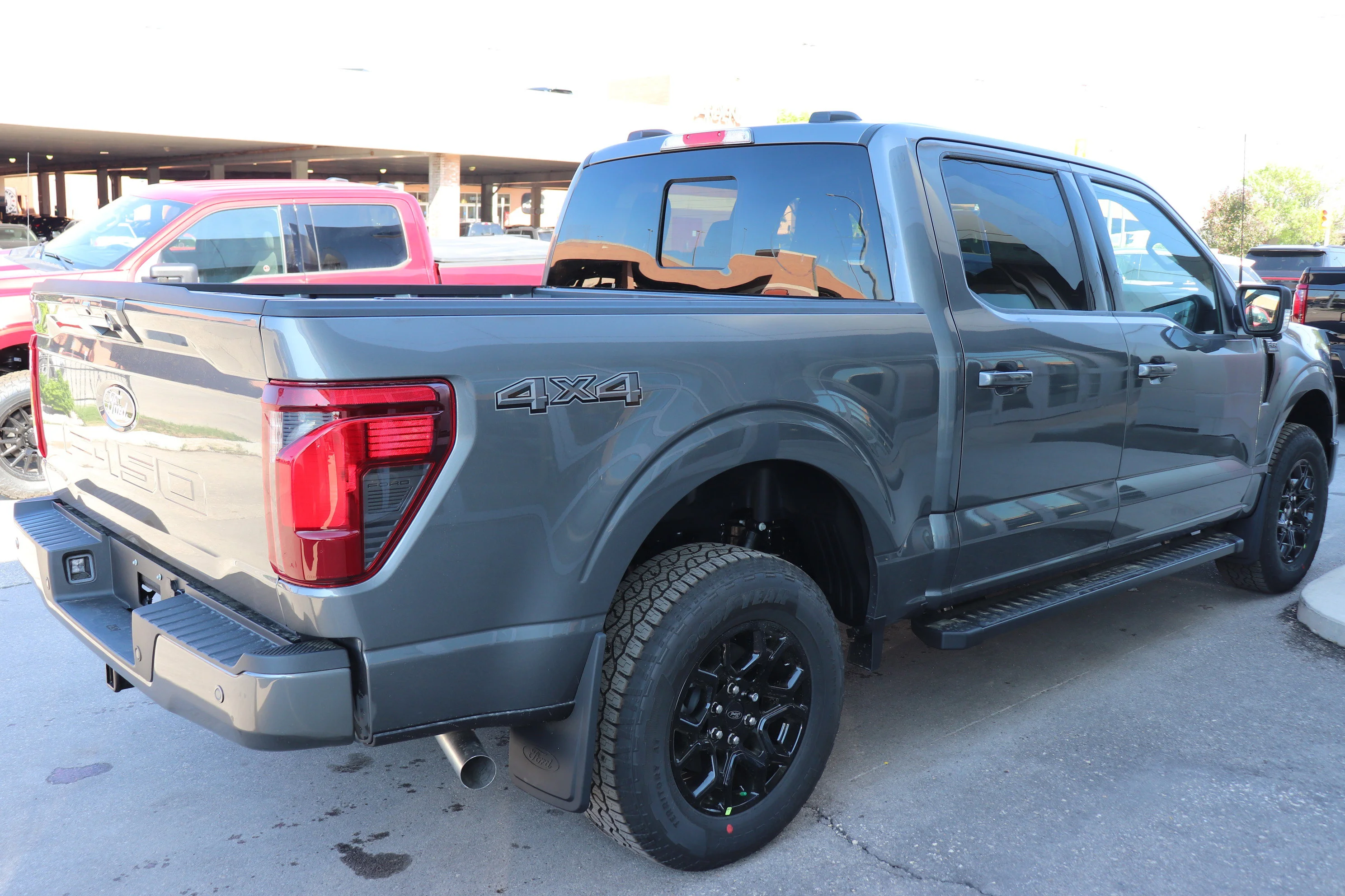 New 2026 CARBONIZED GREY METALLIC Ford XLT image 5