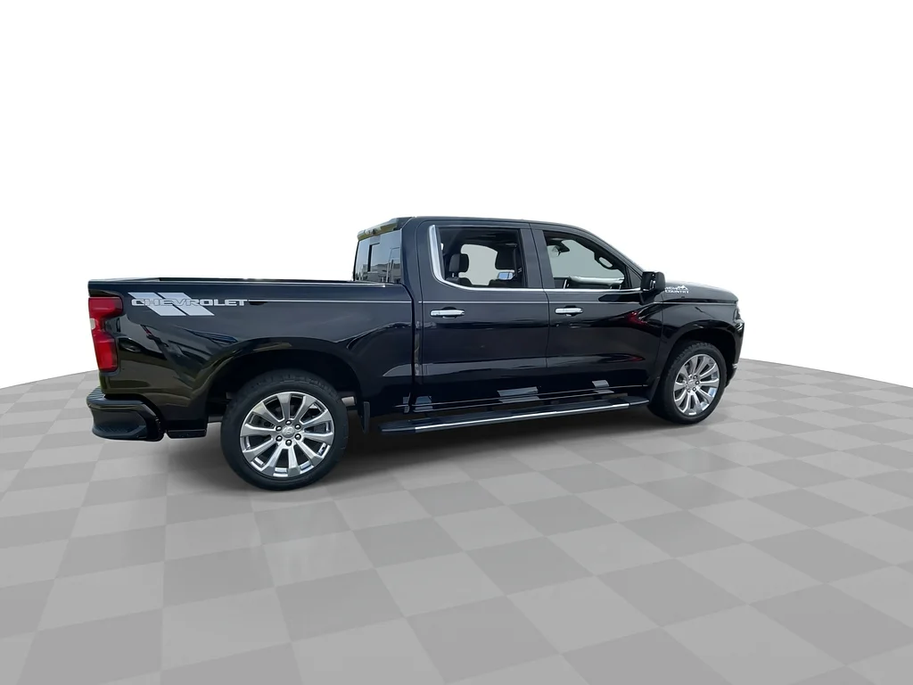 Used 2021 Black Chevrolet High Country image 2