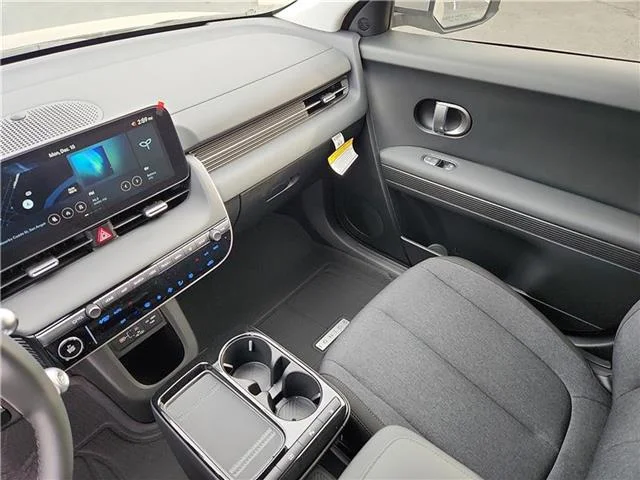 New 2026 Cyber Gray Hyundai SE image 20