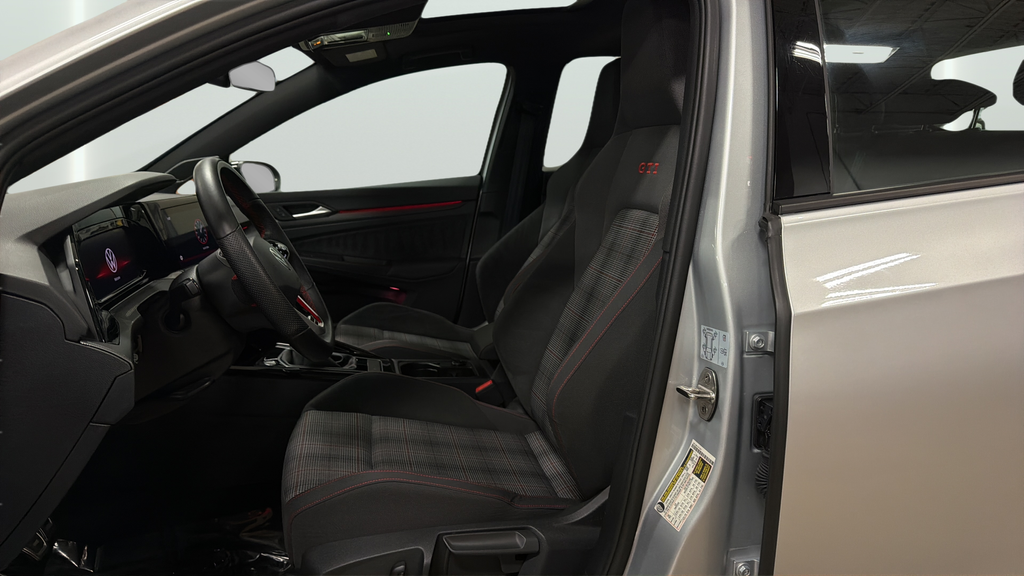 Used 2024 Silver Volkswagen SE image 23
