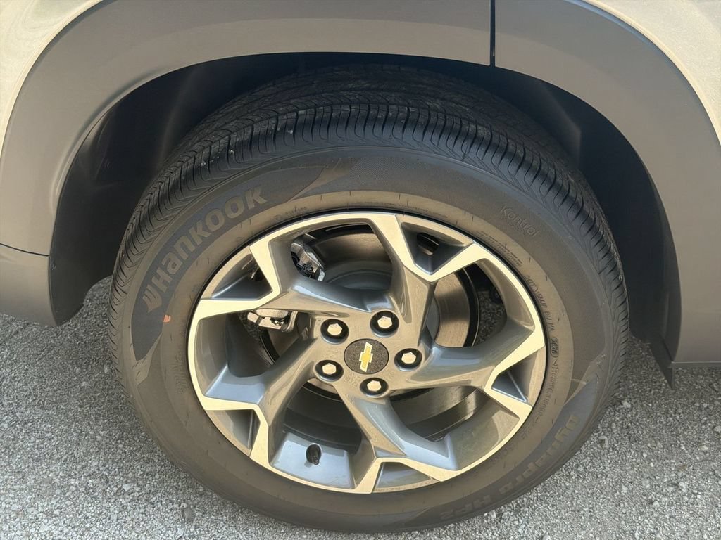 New 2026 Sterling Gray Metallic Chevrolet LT image 32
