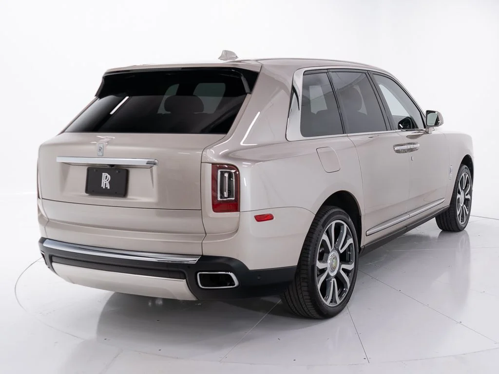 Certified Used 2019 White Sands Rolls-Royce  image 5