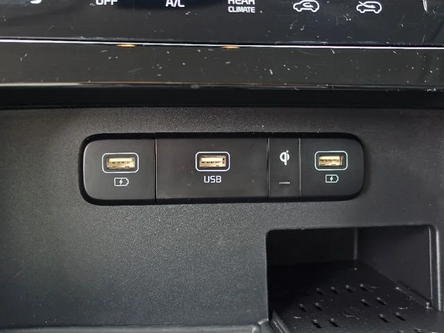 Used 2022 White Kia SX image 26