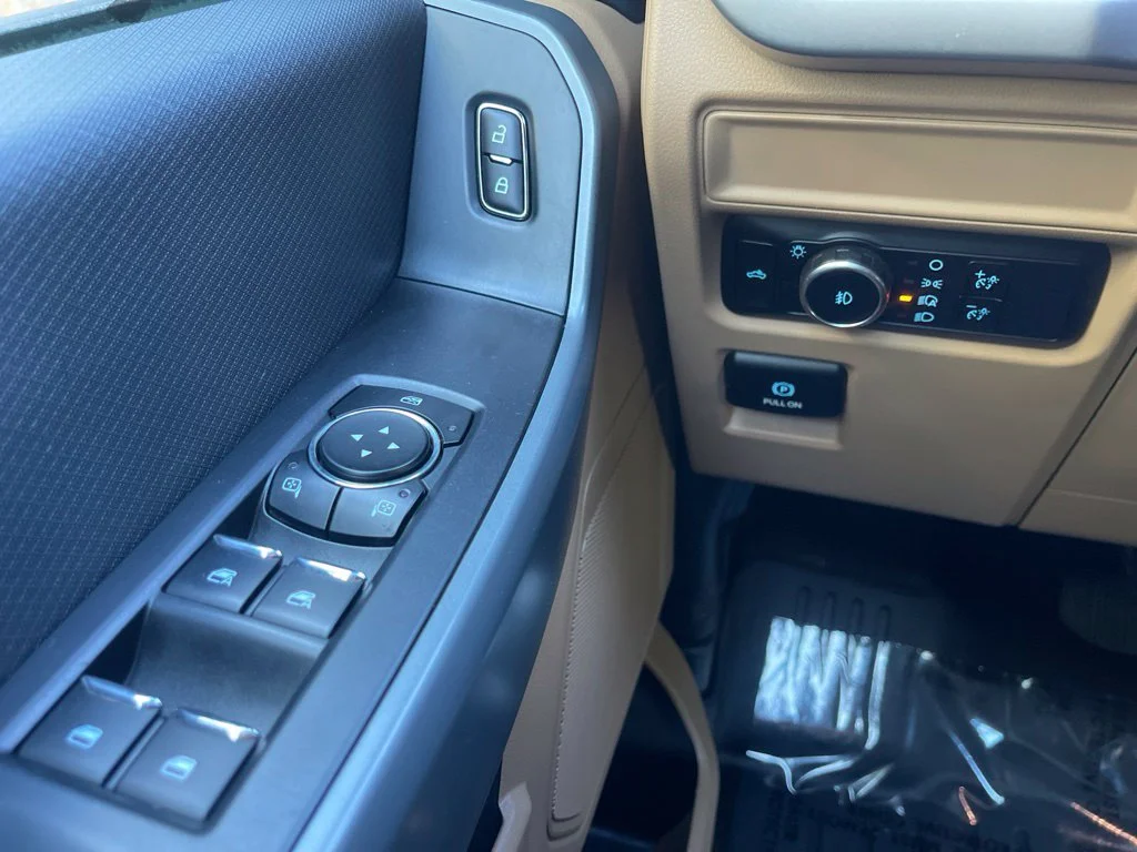 Used 2023 Black Ford XLT image 24