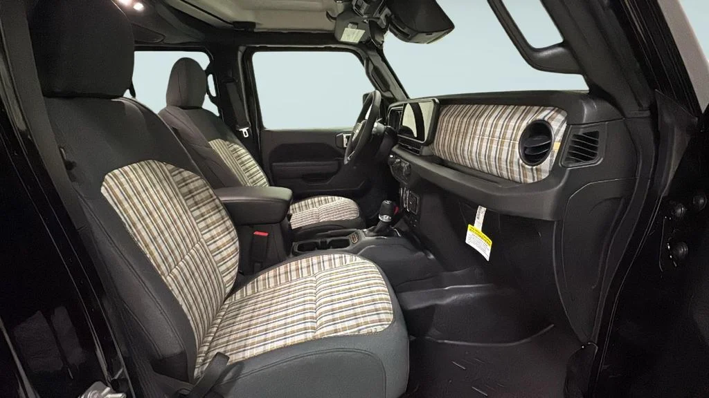 New 2026 Black Clear-Coat Exterior Paint Jeep 85th Anniversary Edition image 8