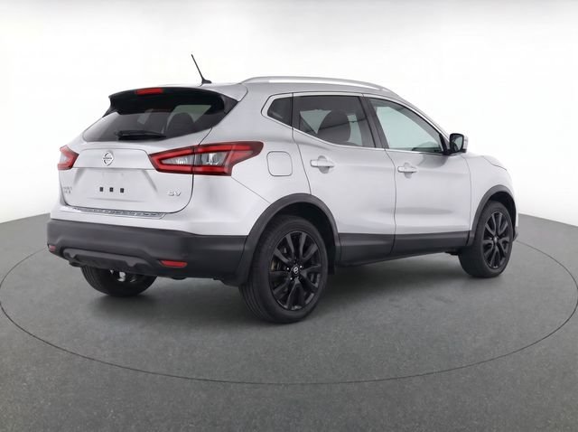Used 2022 Silver Nissan SV image 4