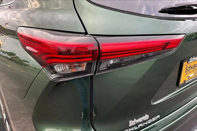 Used 2023 Green Toyota XLE image 23