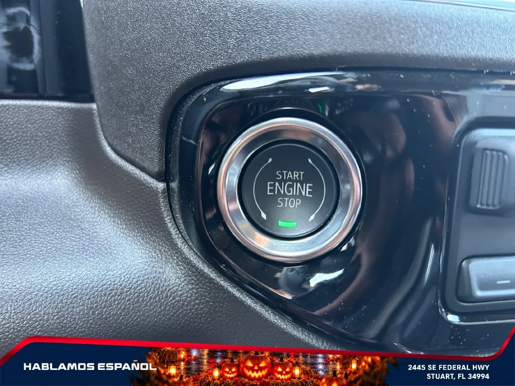New 2026 Summit White GMC SLT image 28