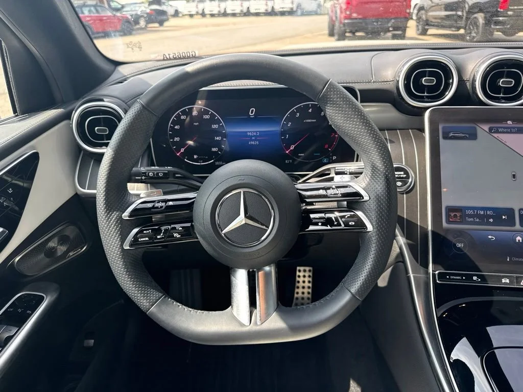 Used 2023 White Mercedes-Benz GLC 300 image 16