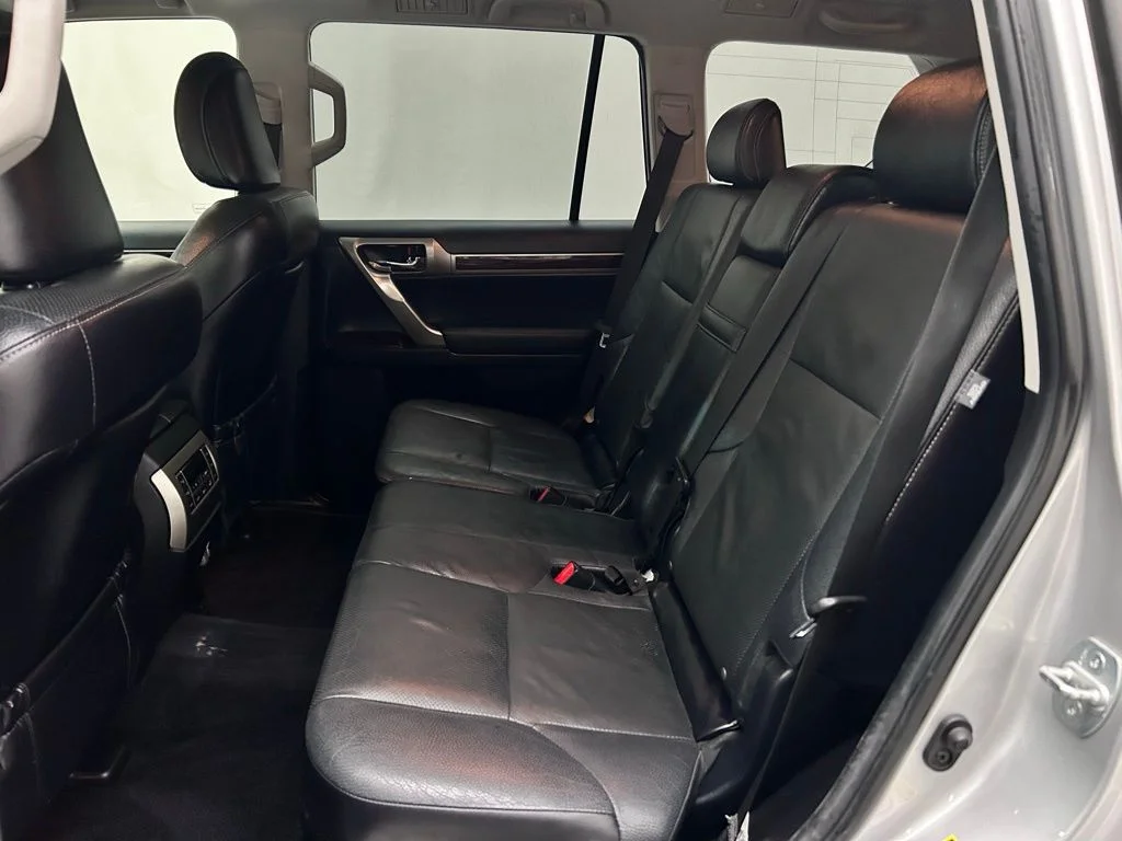 Used 2016 Silver Lexus 460 image 15