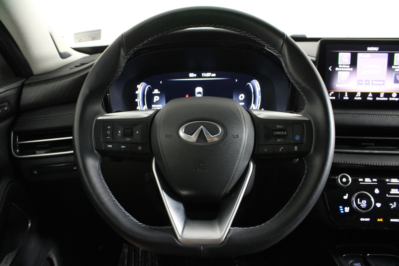 Used 2025 Black INFINITI Sensory image 3