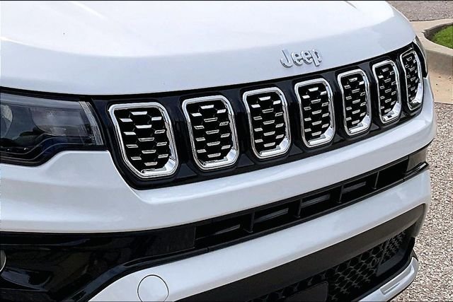 Used 2025 White Jeep Limited image 26