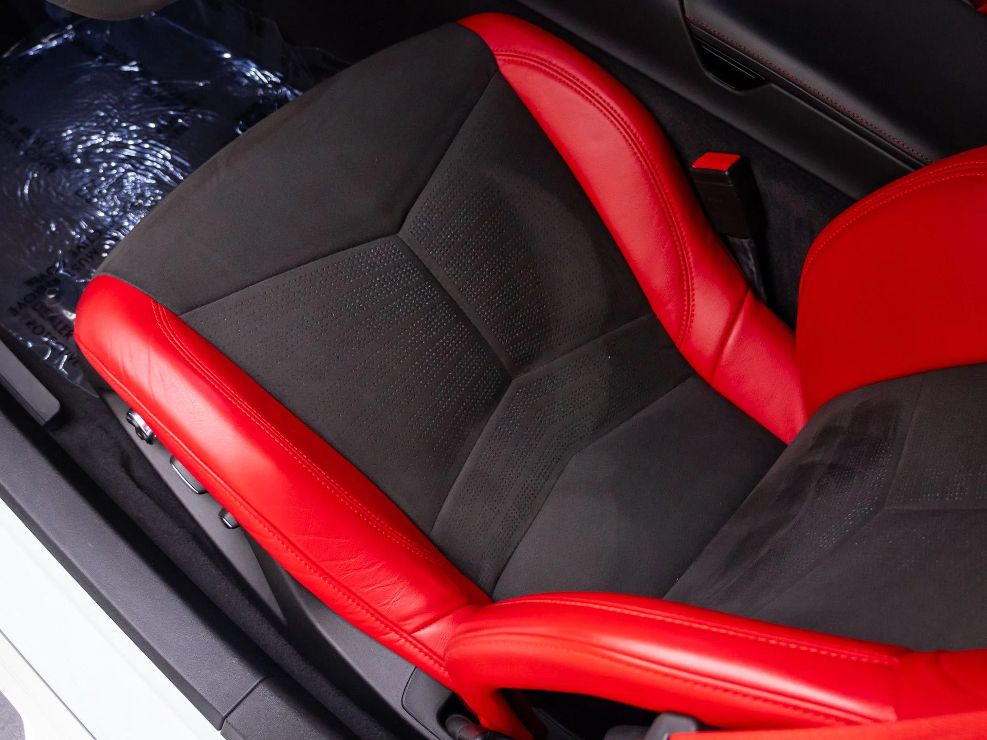 Used 2020 White Chevrolet Stingray image 15