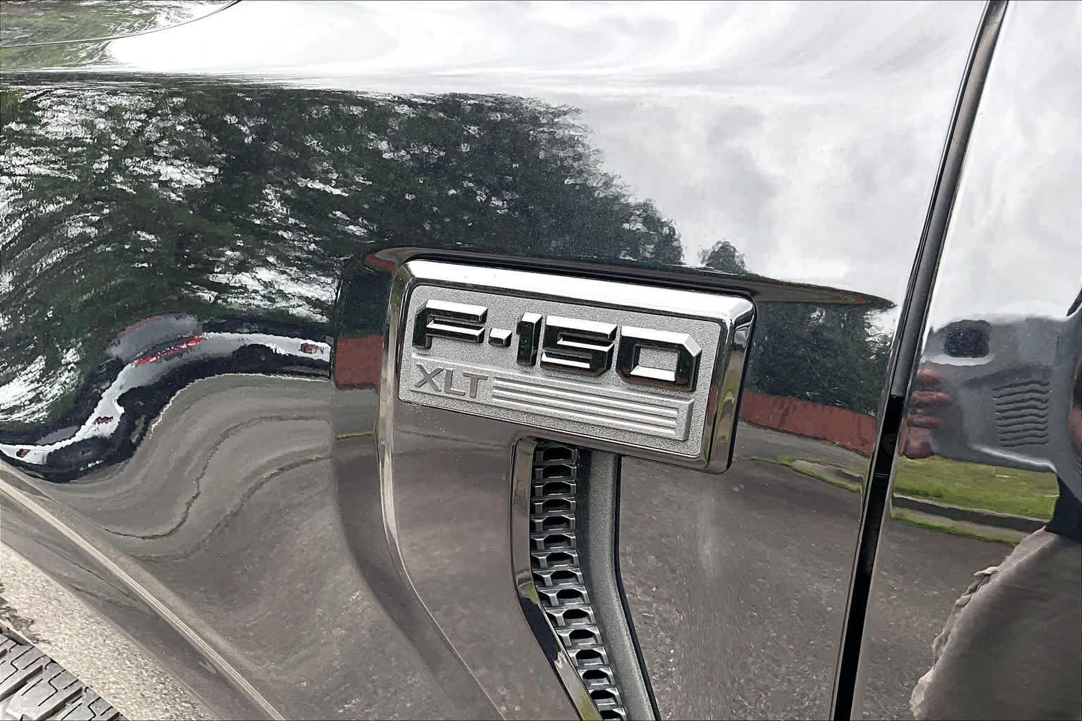 New 2026 Agate Black Metallic Ford XLT image 15