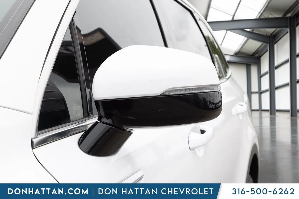 Used 2023 White Kia LX image 27