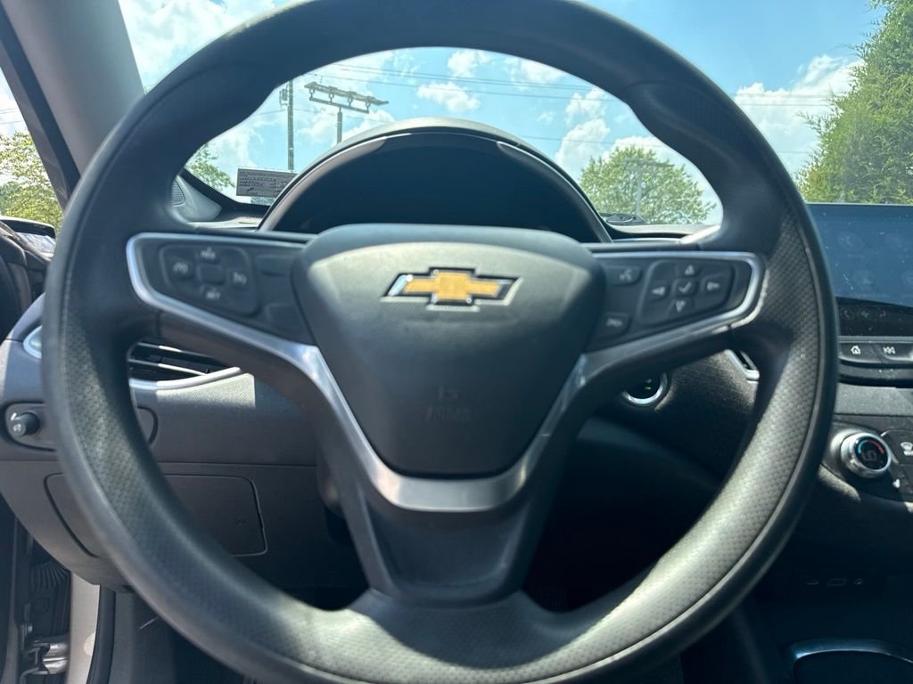 Used 2022 Gray Chevrolet LT image 7